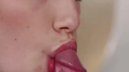 Hot Chicks werden deutsche porno stars kostenlos auf Dreier geschlagen