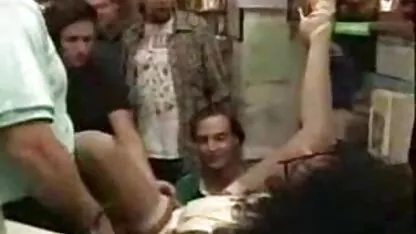 Zsuzsa gegen kostenlose deutsche fickfilme Isabella