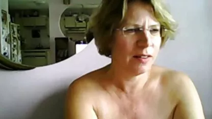 HD deutschsprachige sexvideos kostenlos küssen Winzige junge Teenager-Mädchen drücken Körper zusammen