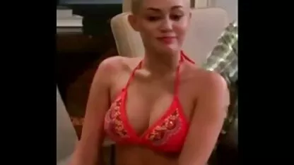 Sexy blonde Spielzeug vor der Kamera kostenfreie deutschsprachige sexfilme