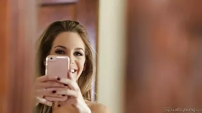 Kendall Karson liebt es, schmutzige Fotos zu kostenlose pornos mit deutschen frauen machen