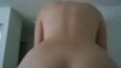 Der kostenlose deutsche pormos blonde Student macht einen Footjob