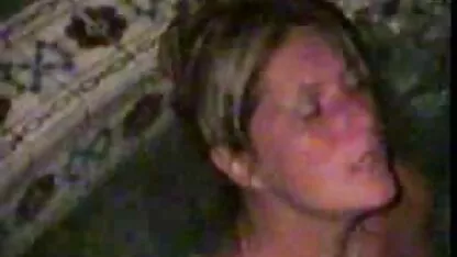 F55 2 gratis familienporno Mädchen würgen ihre Nerd-Freundin schlecht